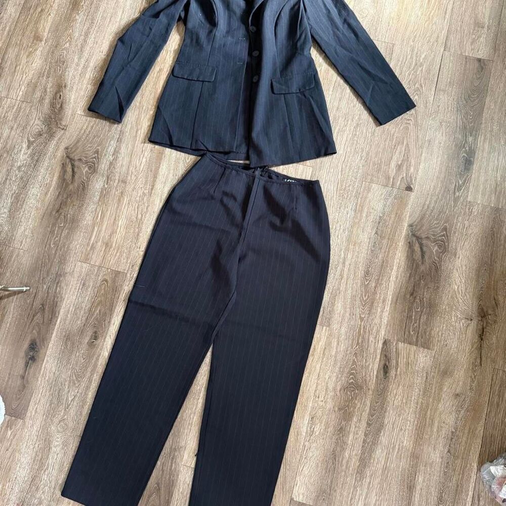 City-triangles Women's Black and Navy Suit